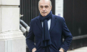 Sinuciderea unui deputat suveranist șochează Franța. Mesajul președintelui Macron după moartea adversarului său politic
