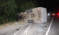 Grav accident la Drochia: Un bărbat a decedat, iar nouă persoane au fost rănite după ce un microbuz s-a lovit violent cu o mașină: Trei ambulanțe au intervenit - VIDEO