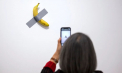 Banana lipită cu bandă de un perete dintr-o galerie de artă a fost mâncată. Pentru a patra oară
