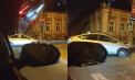 Un șofer a ajuns cu mașina într-un stâlp, după ce s-a lovit cu un alt automobil în capitală - VIDEO