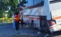Accident la Sîngerei: Un autobuz a derapat de pe carosabil. Imagini de la locul impactului - FOTO/ VIDEO