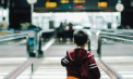 Un copil de 10 ani a fost lăsat în aeroport de părinți pentru că nu voiau să piardă vacanța: avea pașaportul expirat