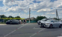 O mașină a fost grav avariată, iar alta a ajuns pe acostament, după ce s-au lovit violent pe o stradă din Orhei. Poliția a intervenit la locul accidentului – FOTO