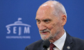 Parlamentul polonez a votat pentru ridicarea imunității fostului ministru al Apărării Antoni Macierewicz. Ce i se impută acestuia