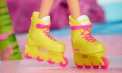 Barbie joacă și hochei. Compania producătoare de jucării, în colaborare cu liga nord-americană feminină de hochei, a lansat păpuși cu patine și crose - VIDEO