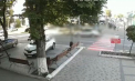 Accident violent la Edineț: O femeie a fost lovită de un automobil în timp ce traversa strada regulamentar. Momentul, surprins de o cameră de supraveghere - VIDEO