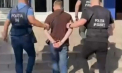 Doi tineri, reținuți pentru escrocherii, după ce au înșelat o femeie cu 130 de mii de lei. Ce spune poliția - VIDEO