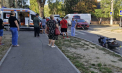 Grav accident în capitală. O femeie - transportată la spital, după ce o maşină s-a lovit violent cu o motocicletă. Imagini de la locul impactului - FOTO/VIDEO