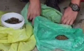 „Laborator” de droguri într-o casă din Cahul: Poliția a ridicat substanțe de 200.000 de lei. Ce au mai găsit oamenii legii în locuința suspectului – VIDEO