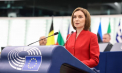 Maia Sandu, în plenul Parlamentului European: „Vrem să ne ancorăm democrația în UE, acolo unde Moldova este protejată de cea mai mare amenințare - Rusia.” Șefa statului, aplaudată în picioare - VIDEO