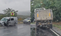 O mașină a fost avariată după ce s-a lovit violent de un camion la Hîncești. Poliția a intervenit la fața locului - FOTO