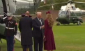 Donald Trump a ajuns în Marea Britanie: A fost întâmpinat de Prințul William. Primele imagini de la ieșirea din avion - VIDEO