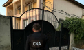 Ofițerii CNA au descins cu percheziții la Chișinău și Orhei, dar și în sudul țării, într-un dosar de finanțare ilegală a partidelor politice. O persoană, reținută - VIDEO