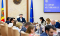 În plină campanie electorală, miniștri în funcție transformă microfonul Guvernului într-o portavoce politică, lansând apeluri mascate la vot în timpul orelor de lucru - VIDEO