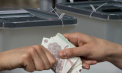 Percheziții la Bălți. O persoană, plasată în arest pentru 30 de zile pentru corupere electorală. Ce spun procurorii