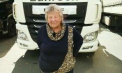 O femeie de 76 de ani din Germania se poate lăuda cu titlul de cea mai în vârstă șoferiță de camion - VIDEO