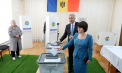 Ion Chicu și-a exercitat dreptul la vot. Acesta a venit la secția de votare împreună cu soția sa - VIDEO