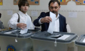 Însoțit de fiul său, Mark Tkaciuk, și-a exercitat dreptul la vot - VIDEO