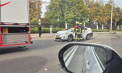 Accident violent în capitală: Un șofer a ajuns la spital după ce s-a izbit cu mașina într-un pilon electric - VIDEO