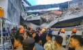Zeci de elevi sunt prinși de peste 12 ore sub dărâmături, după prăbuşirea unei şcoli în Indonezia. Un copil a murit. Salvatorii sapă după supraviețuitori - VIDEO