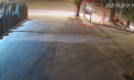 Momentul în care o mașină zboară pe o șosea din capitală și se izbește într-un stâlp. Șoferul ar fi fugit de poliție - VIDEO