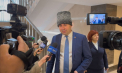 „Eu o să-mi iau masa și o să vin aici, numai nu la WC.” Cu cușma de cârlan în cap și nemulțumit de biroul pe care l-a primit. Așa a venit Vasile Costiuc la prima ședință a Legislativului - VIDEO