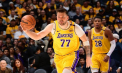 Baschetbalistul Luka Doncic și-a mai trecut în cont o performanță unică în tricoul celor de la Lakers - VIDEO