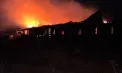O casă de locuit a luat foc, la Ocnița. Trei echipaje de pompieri au intervenit: Au reușit prevenirea unei explozii de proporții - VIDEO