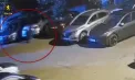 Fura plăcuțe de înmatriculare de la mașini și după estorca bani din șoferi ca să i le întoarcă. Isprava unui bărbat din Tighina, surprins de camere de supraveghere – VIDEO