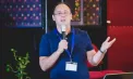 Poate vedea doar 10 la sută, dar mereu a simțit sută la sută care este direcția lui prin viață. Povestea lui Artiom Kenibasov, moldoveanul care a studiat programare la București, iar acum este șef de echipă la o companie din Olanda - VIDEO