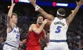 Noapte nebună în liga nord-americană de baschet. Cinci partide au fost decise în ultimul minut, iar în câteva meciuri, coșul care a stabilit câștigătoarea, a venit odată cu sunetul sirenei - VIDEO