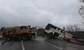 Grav accident la Hîncești. Două persoane - transportate la spital, după ce un autocar cu pasageri a derapat de pe șosea și s-a răsturnat - VIDEO