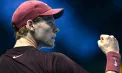 Jannik Sinner încheie sezonul în stil mare: italianul obține a 15-a victorie consecutivă și se califică în semifinalele Turneului Campionilor - VIDEO