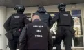 Un grup criminal organizat, specializat în legalizarea veniturilor ilicite - destructurat. Cinci persoane au fost reținute. Imagini din timpul perchezițiilor - VIDEO