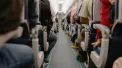 Haos în timpul unui zbor Ryanair din Polonia. Un pasager beat s-a luat la bătaie cu poliția la aterizarea în Bristol - VIDEO
