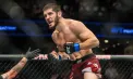 Islam Makhachev scrie istorie în UFC. Luptătorul rus a câștigat a doua centură de campion, după ce a urcat într-o categorie de greutate superioară