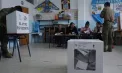 Ecuadorienii au respins la referendum propunerile ca ţara să găzduiască baze militare străine şi să rescrie constituţia