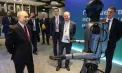 După gafele anterioare cu roboți umanoizi, organizatorii expoziției din Moscova îl pun pe Vladimir Putin față în față cu un robot dansator - VIDEO