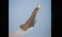 Momentul în care un avion militar se prăbușește în timpul unei demonstrații la Dubai Air Show. Pilotul nu a supraviețuit - VIDEO