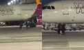 Doi români au forțat o ieșire de urgență și au alergat după un avion pe pista aeroportului din Köln - VIDEO 