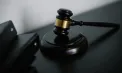 L-a stropit cu benzină și a aruncat o țigară aprinsă spre el. Un bărbat - condamnat la 8 ani de închisoare, după ce și-a incendiat amicul de pahar