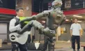 Un director din China se confruntă cu propriul robot într-un meci live pentru a demonstra autenticitatea tehnologiei companiei. Robotul câștigă în fața publicului sceptic - VIDEO