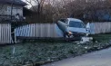 Accident la Sîngerei: O mașină - grav avariată, după ce a ajuns într-un gard - VIDEO