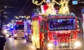 Pompieri și salvatori transformați în Moș Crăciun pe roți: zeci de mașini decorate cu luminițe au străbătut orașul pentru a aduce zâmbete și speranță pacienților din spitale și copii din centre de plasament - VIDEO