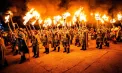 „Vikingii” au năvălit pe străzi. Mii de oameni, purtând torțe, au mărșăluit în Edinburgh pentru Festivalul Focului - VIDEO