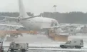 Vremea severă de iarnă face ravagii în Europa: Cinci morți în Franța și un deces în Sarajevo. Transportul aerian, feroviar și rutier paralizat de ninsori și polei - VIDEO