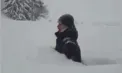 În Suedia troienele au ajuns să fie cât un om, România este sub alertă de ninsori și ger, iar meteorologii de la Moscova vorbesc despre cele mai puternice ninsori din ultimii aproape 50 de ani - VIDEO