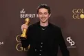 Noaptea marilor victorii la Globurile de Aur: „Hamnet” și „Bătălie după bătălie” triumfă, Timothée Chalamet câștigă una dintre cele mai disputate categorii - VIDEO