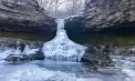 Fenomen natural de o frumusețe rară în țara noastră: Cascada de la Saharna a înghețat - FOTO
