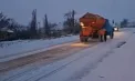 Atenție, șoferi! Se circulă în condiții de iarnă pe drumurile naționale. Drumarii au intervenit în aproximativ 40 de regiuni din țară - VIDEO